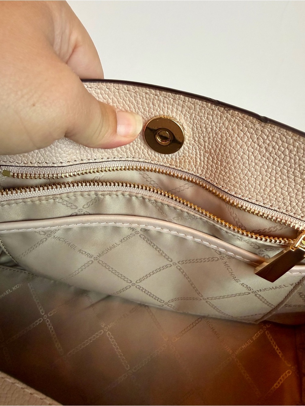 Michael Kors Mercer Pebbled Leather Satchel Handbag Blush Beige Gold Tone Purse - Picture 13 of 16